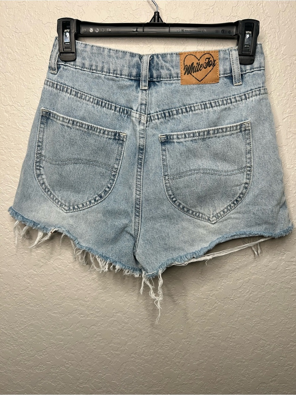 White Fox Light Wash High Rise Raw Hem Denim Shorts XS - Picture 4 of 7
